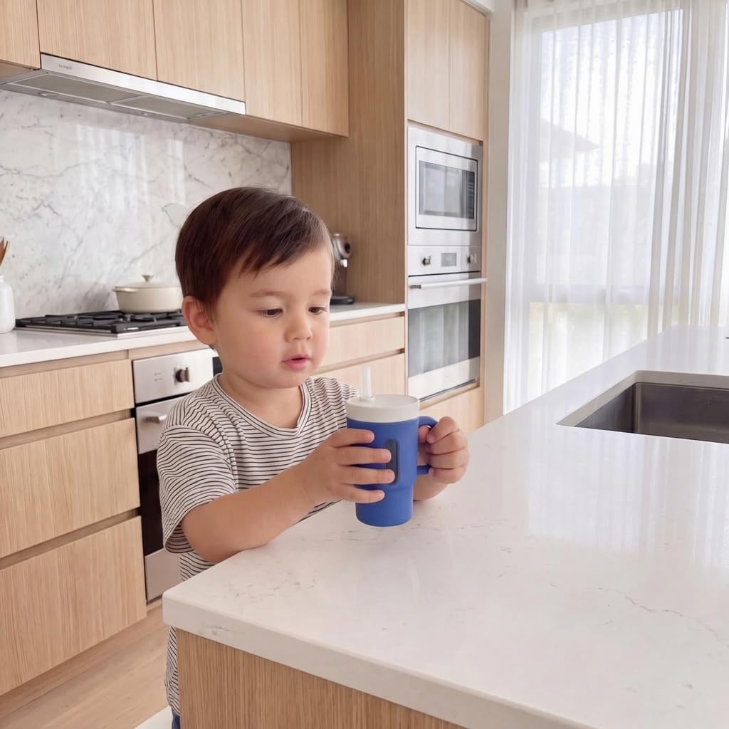 Enzadri Mon 1er Gobelet Bébé, Tasse à Bec en Silicone avec Paille et Poignées, Anti-Fuite Pour Déplacements, Anti Déversement, Tasse de Transition, Sans BPA, sans phtalates ni PVC, Bleu Royal